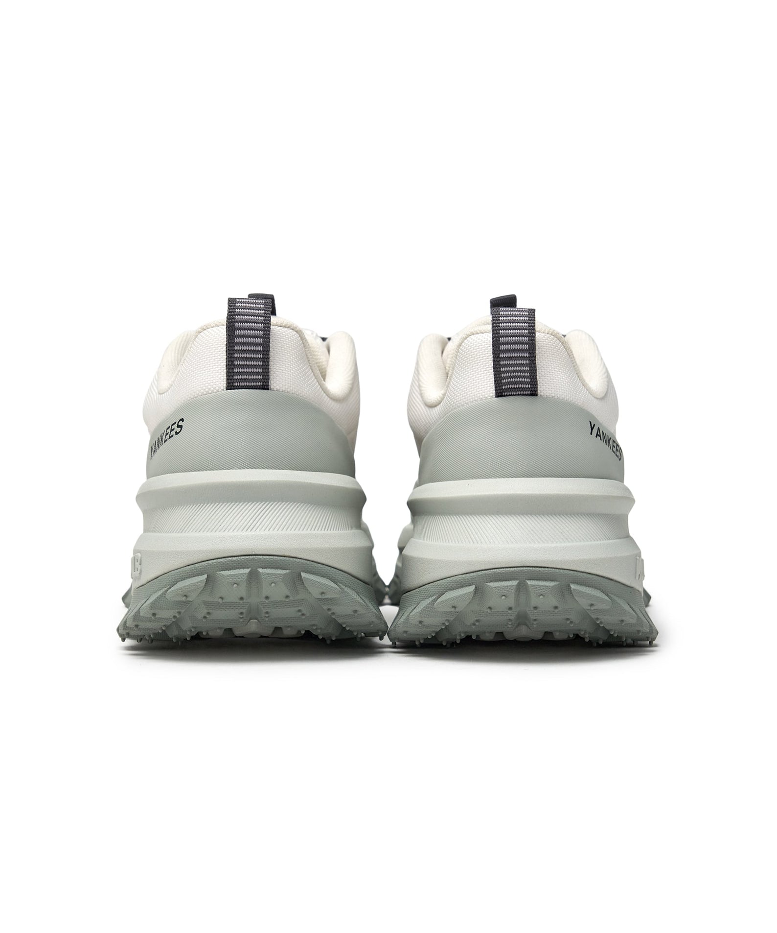 MLB Bump Chunky New York Yankees MINT, chaussures Yankees avec semelle chunky, vue arrière sur fond blanc