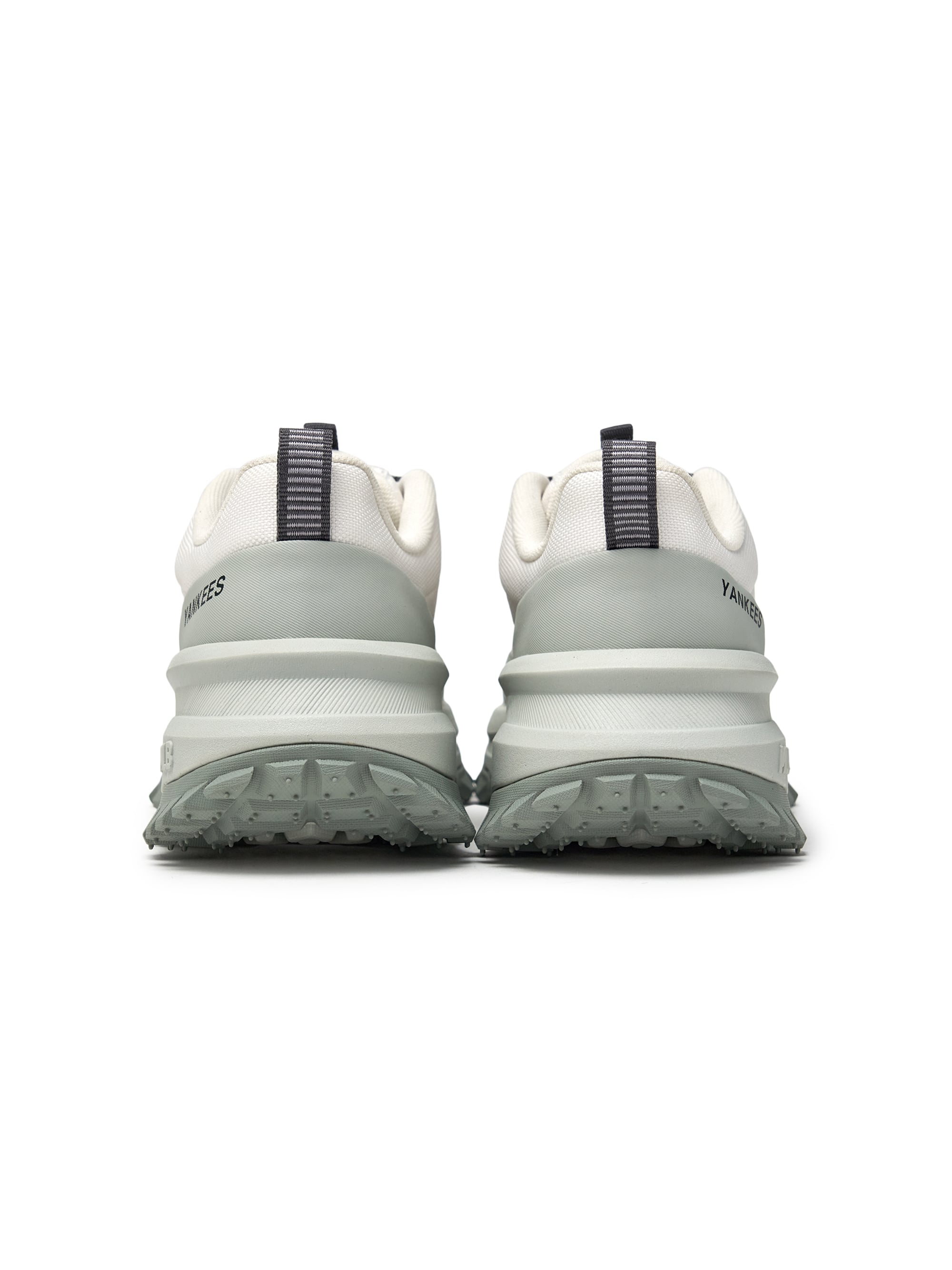 MLB Bump Chunky New York Yankees MINT, chaussures Yankees avec semelle chunky, vue arrière sur fond blanc