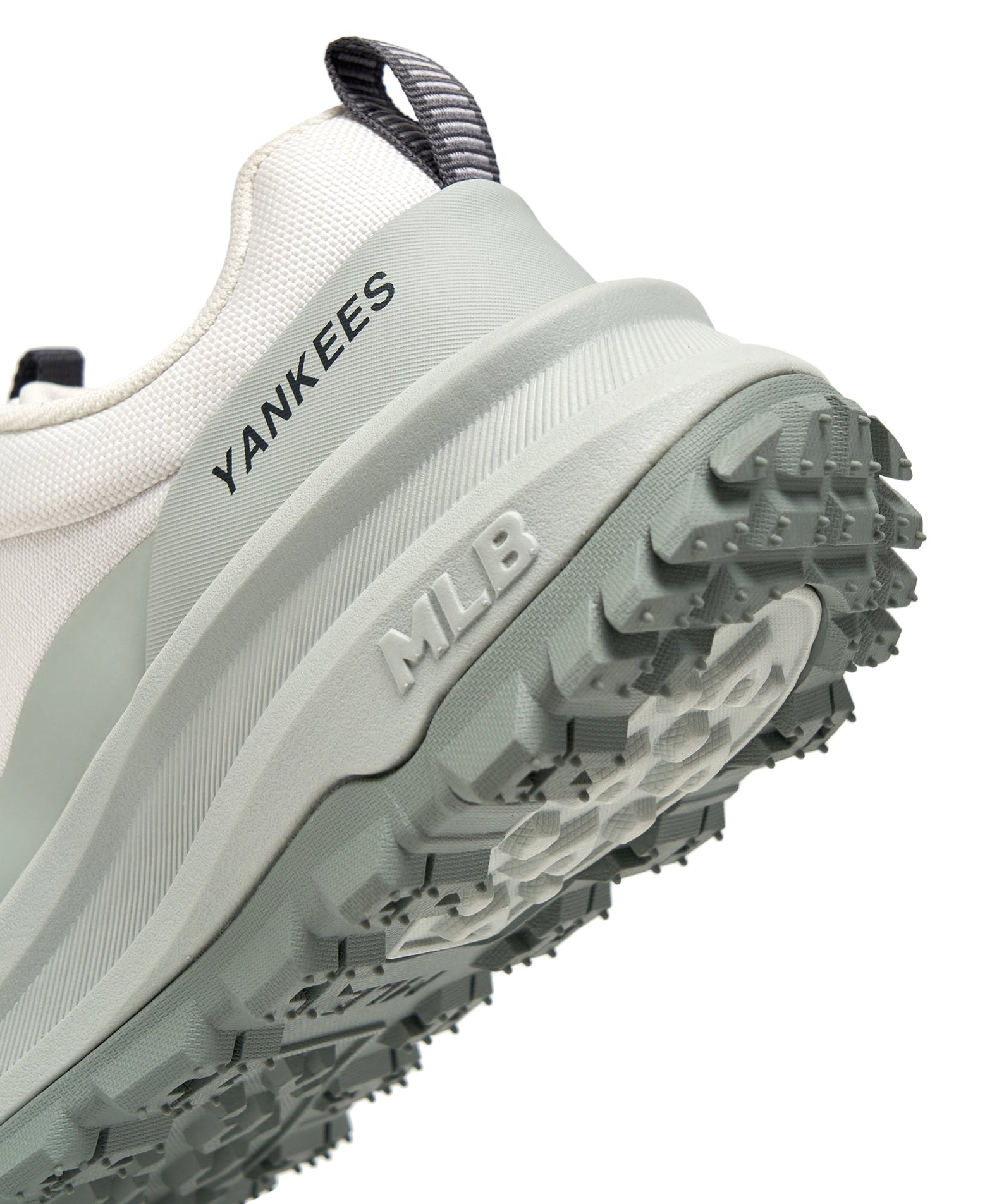 MLB Bump Chunky New York Yankees MINT, chaussure MLB Yankees avec semelle crantée, gros plan style sportif, couleur mint