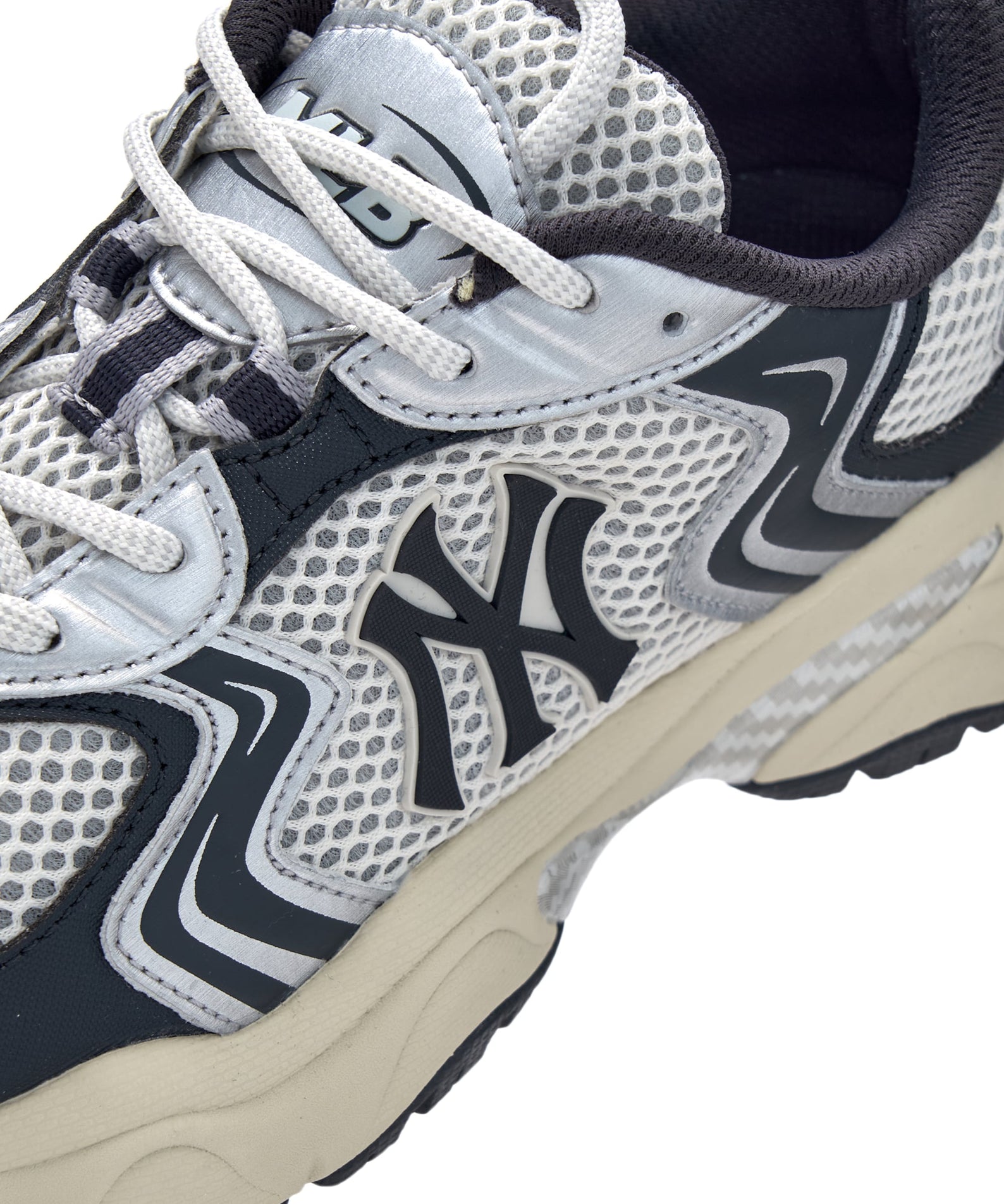 MLB Cargo Chunky New York Yankees DARK GRAY, baskets chunky Yankees gris foncé, gros plan lacets et semelle