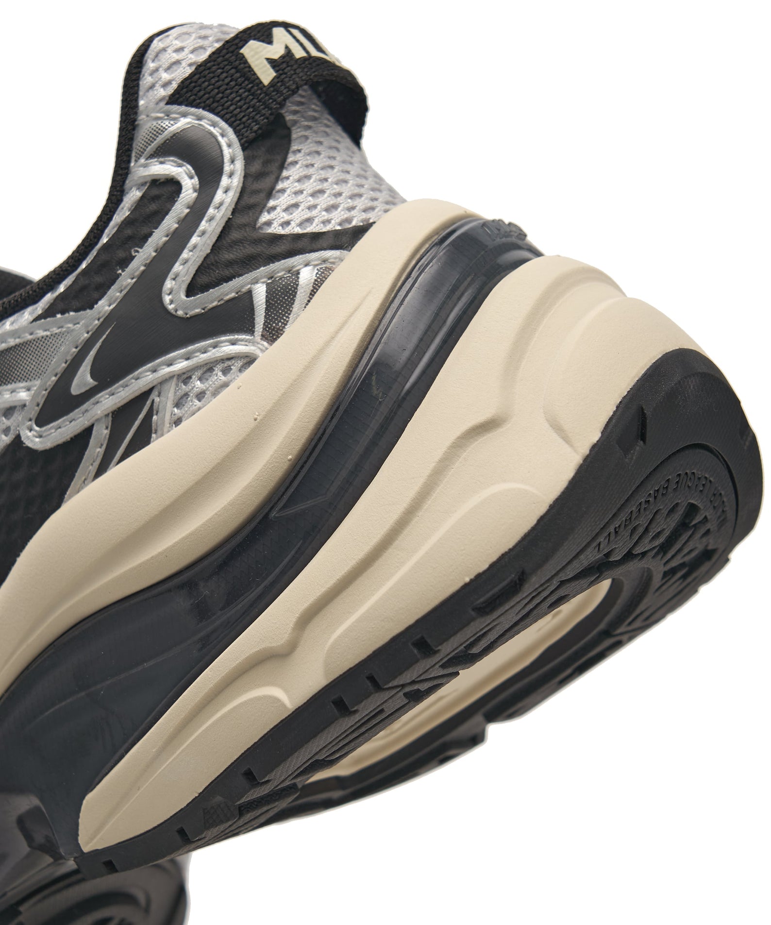 MLB Curve Runner New York Yankees SILVER, chaussure de sport argentée, marque MLB, gros plan sur le dessous.