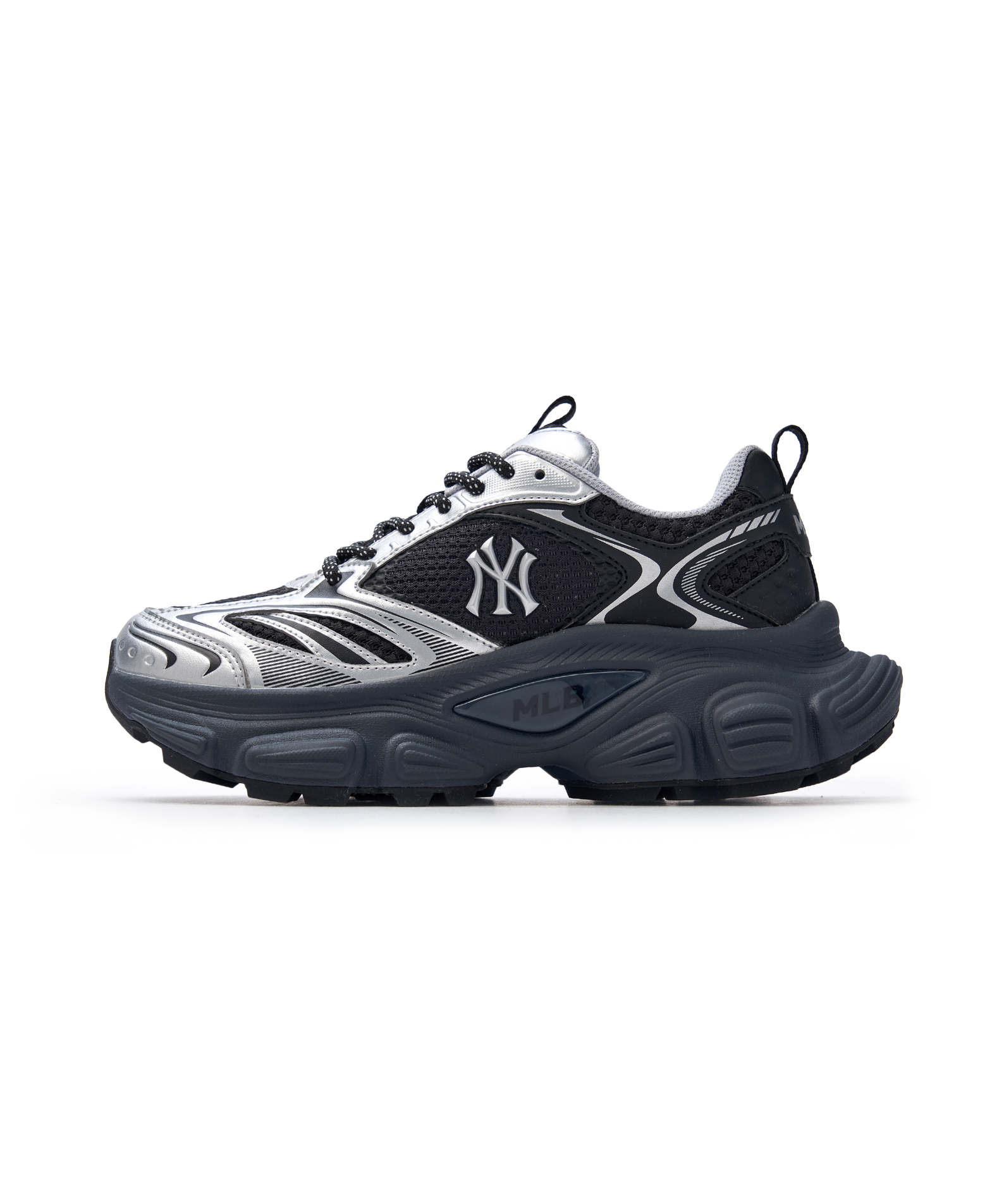 MLB Winner Chunky New York Yankees BLACK, baskets chunky noires et grises Yankees, vue côté sur fond blanc.
