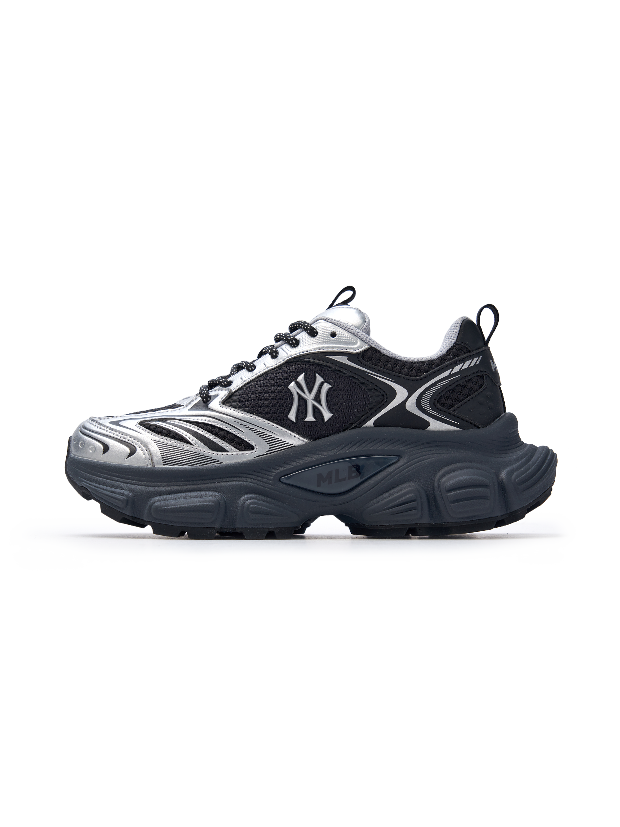 MLB Winner Chunky New York Yankees BLACK, baskets chunky noires et grises Yankees, vue côté sur fond blanc.