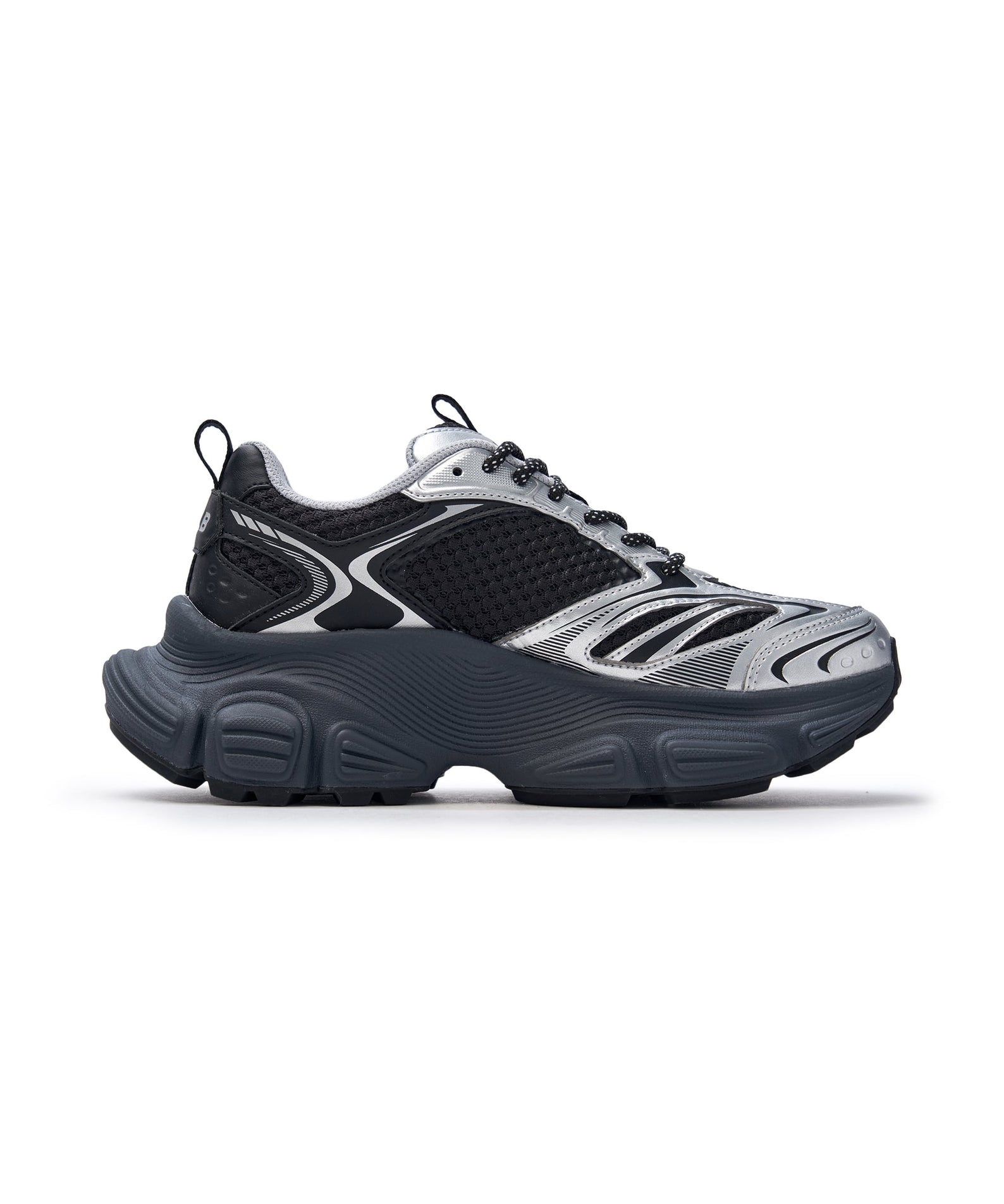 MLB Winner Chunky New York Yankees BLACK : sneaker chunky noire et grise, logo Yankees, vue studio sur fond blanc.