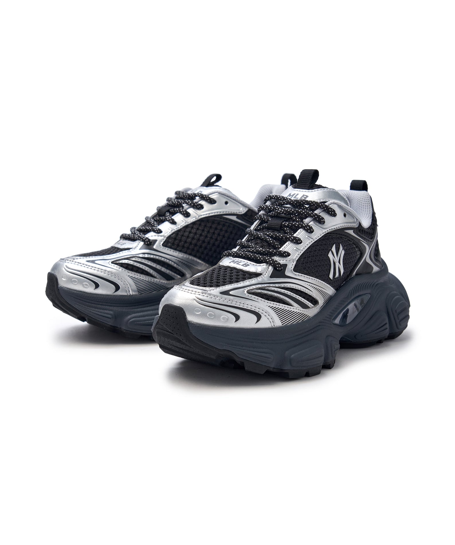 MLB Winner Chunky New York Yankees BLACK, baskets chunky noires et grises de la marque MLB sur fond blanc.