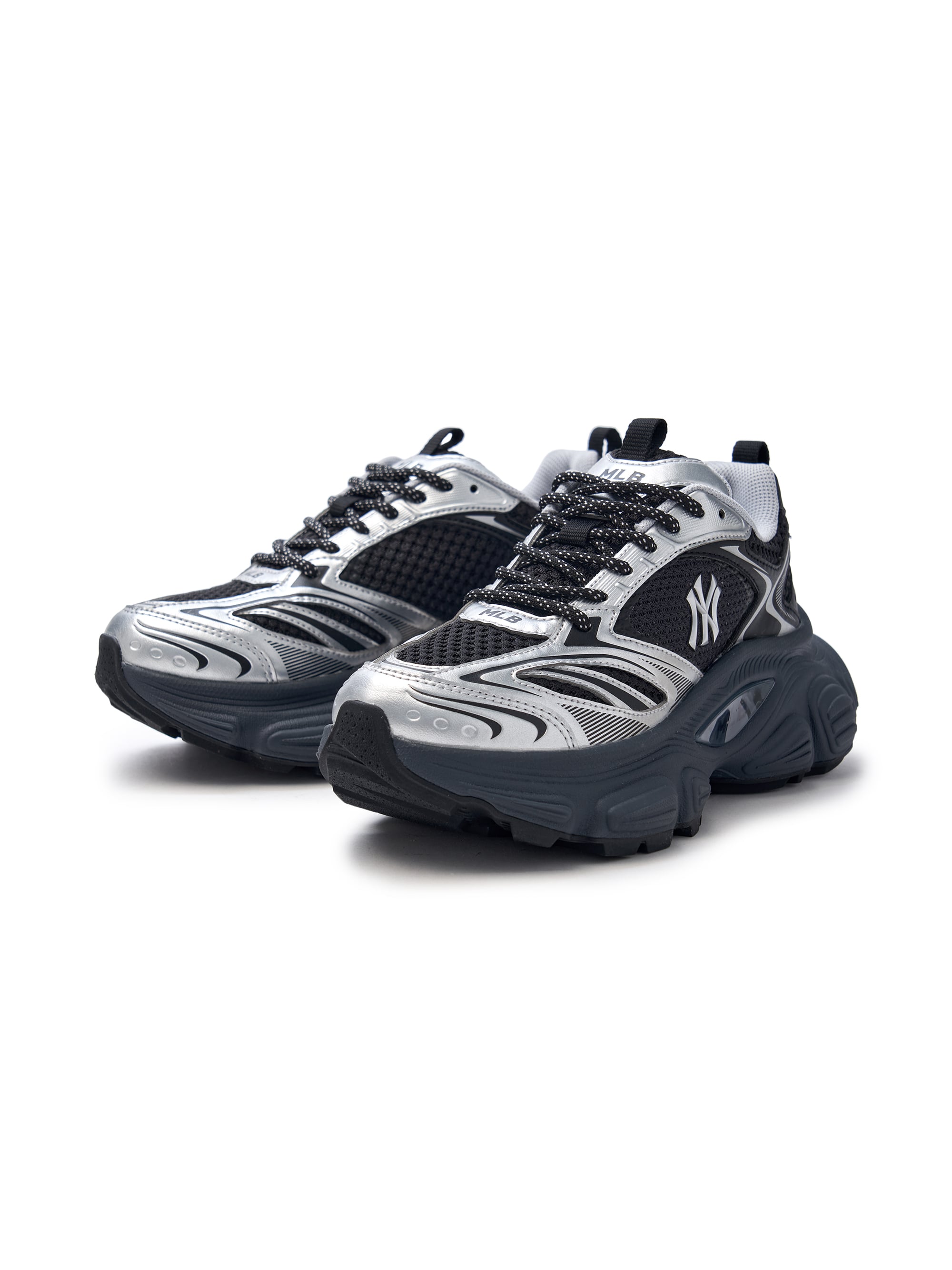 MLB Winner Chunky New York Yankees BLACK, baskets chunky noires et grises de la marque MLB sur fond blanc.
