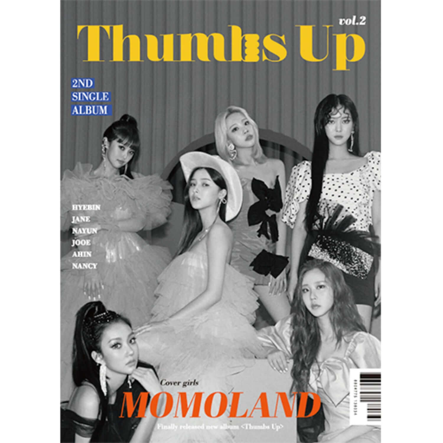 MOMO - 2nd Album [THUMBS UP] - Album Kpop, couverture MOMOLAND en noir et blanc avec titre “Thumbs Up”