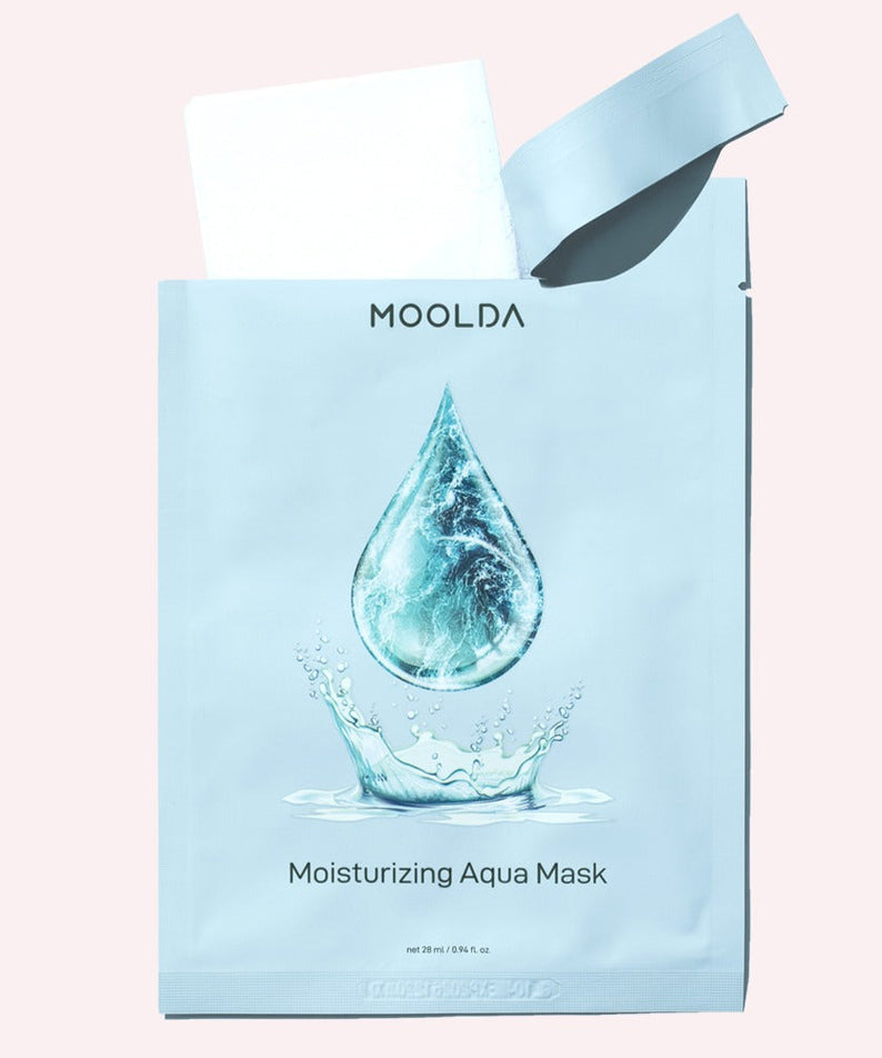 Emballage de MOOLDA Moisturizing Aqua Mask illustrant une goutte d'eau et une éclaboussure, idéal pour l'hydratation de la peau.
