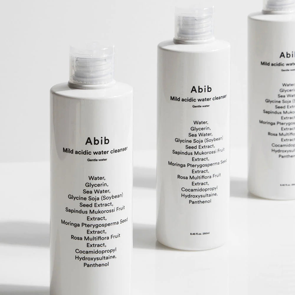 ABIB Mild Acidic Water Cleanser Gentle Water 250ml, flacons blancs Abib sur fond clair, contexte beauté et soin visage