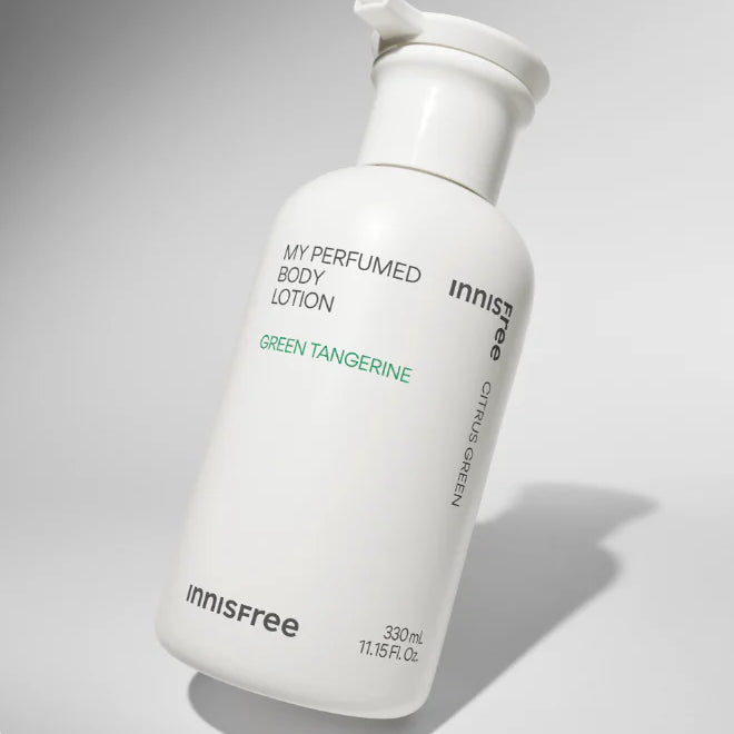 INNISFREE My Perfumed Body Lotion 330ml, flacon blanc sur fond clair, contexte photo produit de la marque Innisfree.