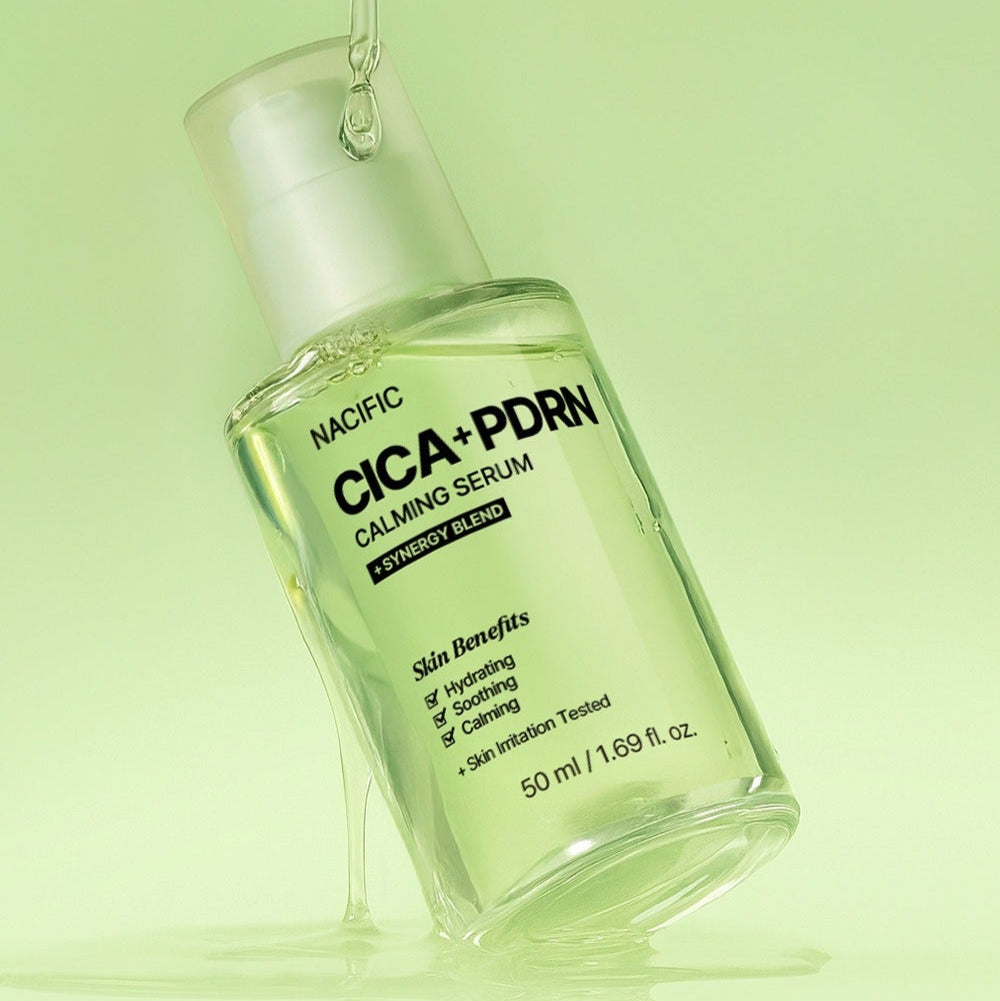 NACIFIC Fresh Cica PDRN Calming Serum 50ml en flacon vert sur fond pastel, visuel produit pour apaiser la peau