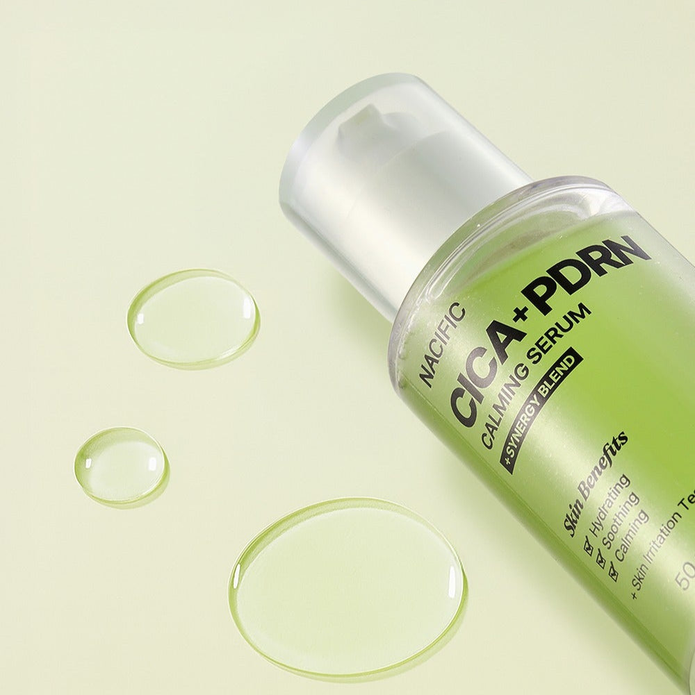 NACIFIC Fresh Cica PDRN Calming Serum 50ml de la marque NACIFIC, sérum vert sur fond clair avec gouttes de gel.