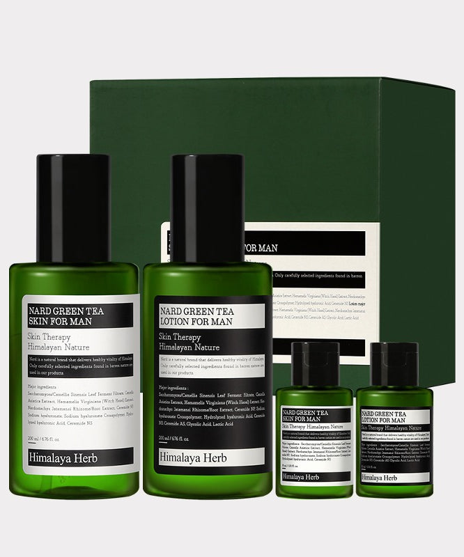 NARD  Green Tea Skin Lotion 2 Pieces Set For Men 200ml, flacons verts avec coffret, fond clair.