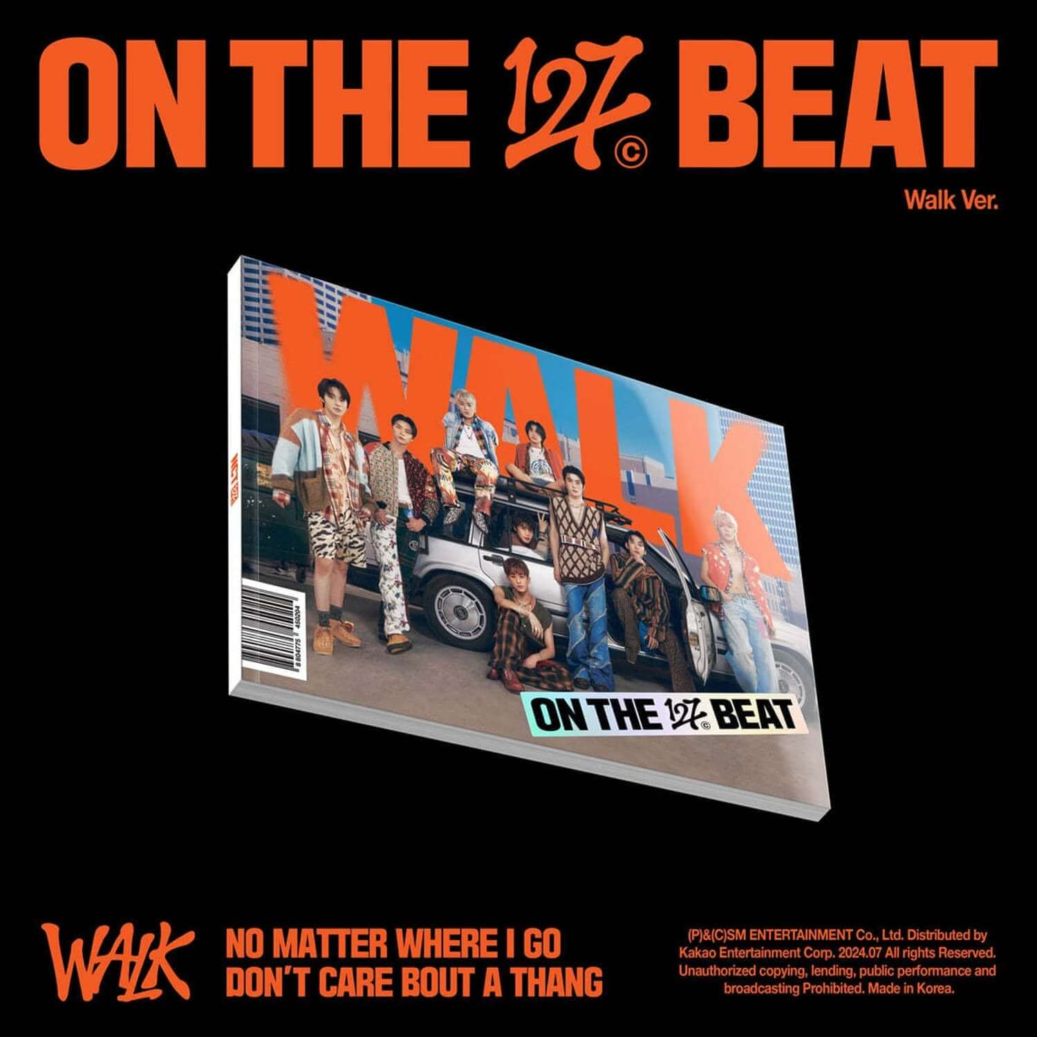 NCT 127 - 6th Album [WALK] (Walk Ver.) - Album Kpop, pochette « ON THE 12 BEAT » noire orange, photo groupe
