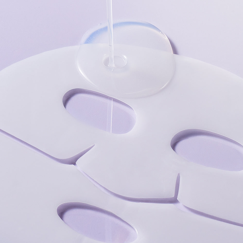 NEEDLY Retifit Collagen Gel Mask (4 sheets) de la marque NEEDLY, masques en gel violet sur fond lilas en gros plan.