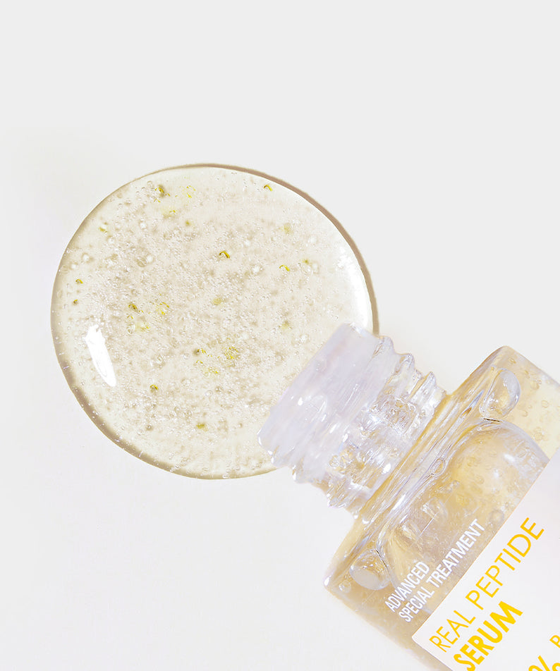 Flacon de 30ml du sérum NEOGEN Real Peptide avec texture visible. Soin avancé pour la peau lisse et éclatante.