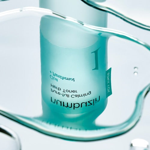NUMBUZIN No.1 True Clear Toner 300ml de la marque NUMBUZIN, flacon bleu sur fond clair, gouttes et reflets.