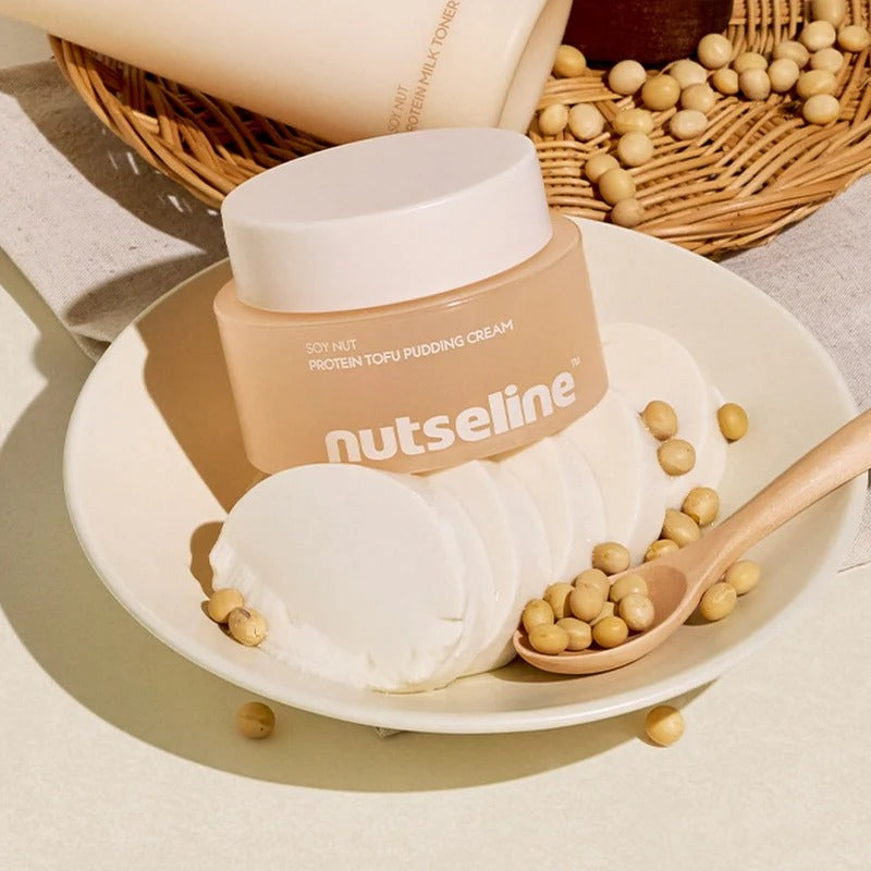 NUTSELINE Soy Nut Protein Tofu Pudding Cream 50ml en pot, marque NUTSELINE, sur assiette avec soja, style photo produit
