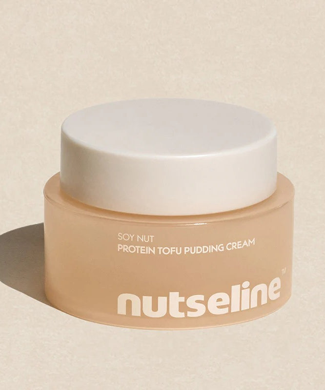 NUTSELINE Soy Nut Protein Tofu Pudding Cream 50ml, pot crème protéinée posé sur fond beige, branding NUTSELINE visible.