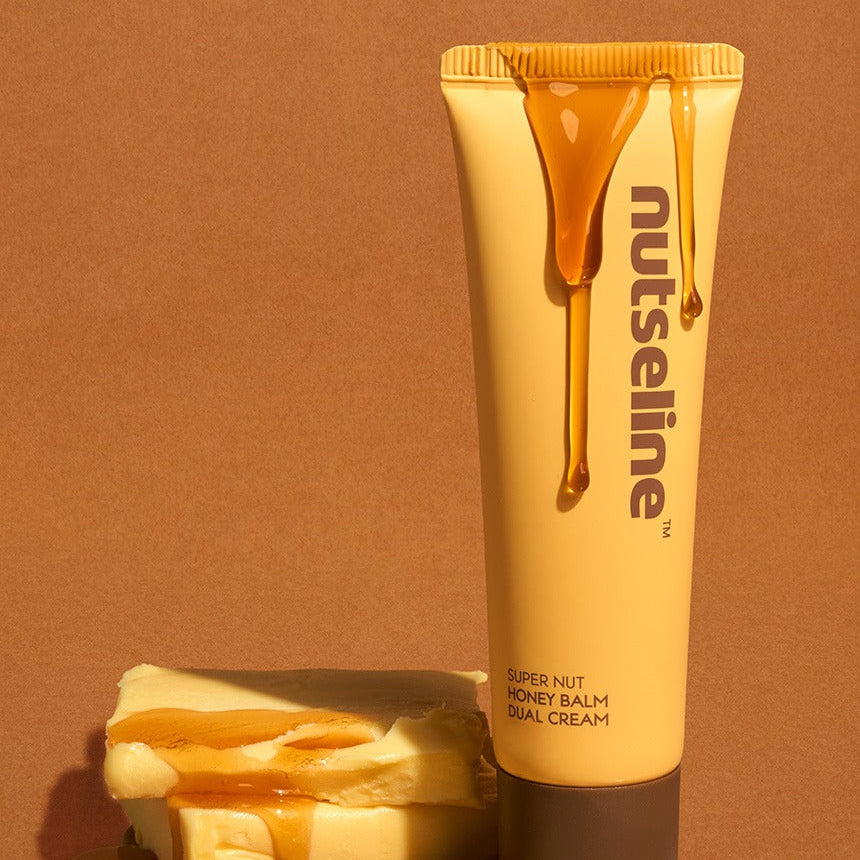 NUTSELINE  Super Nut Honey Balm Dual Cream 60ml, tube crème miel et extrait noisette sur fond beige, visuel produit
