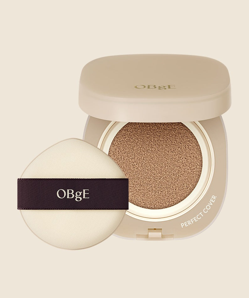 OBGE Perfect Homme Cushion de la marque OBGE, poudre et coussin beige sur fond clair, produit maquillage.