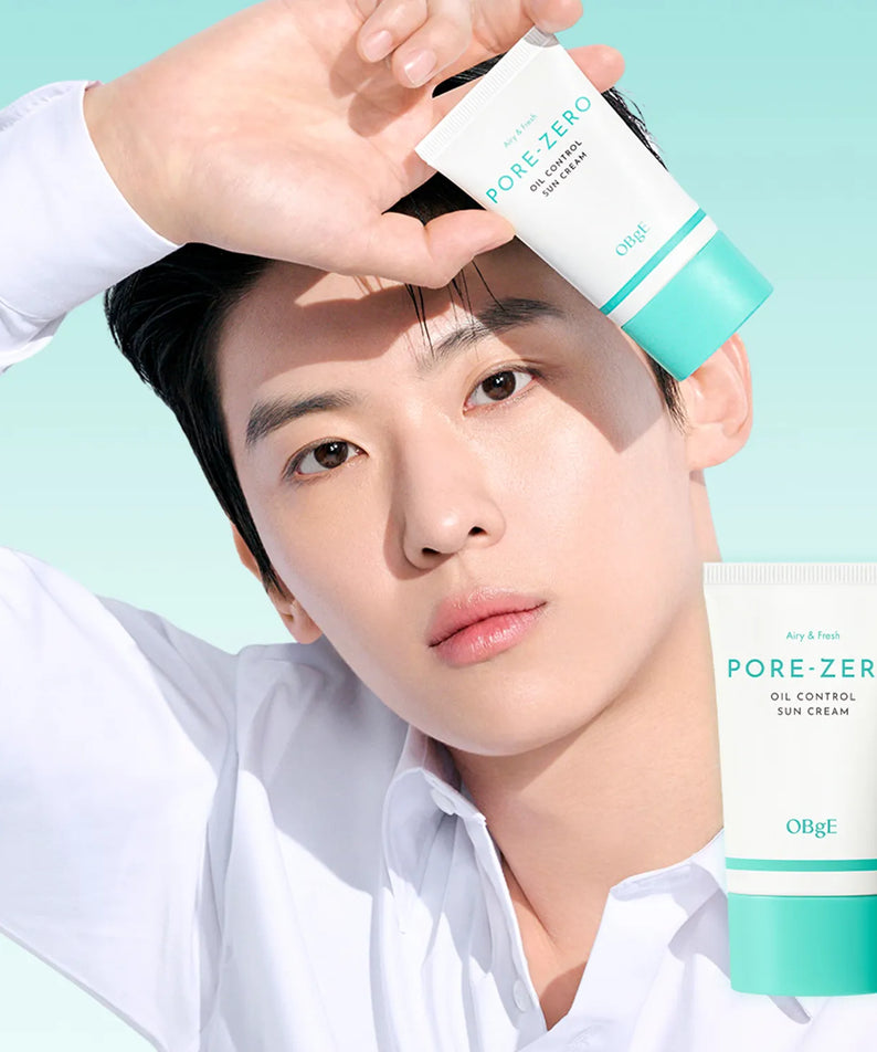OBGE Pore Zero Oil Control Sunscreen 50ml, crème solaire anti-brillance, marque OBGE, main applique sur visage en extérieur