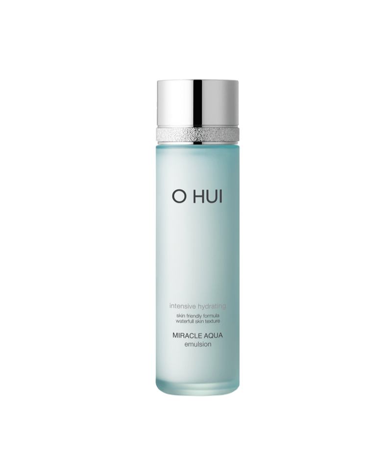 OHUI Miracle Aqua Emulsion 130ml : flacon crème hydratante OHUI, sur fond noir, visuel produit en gros plan.