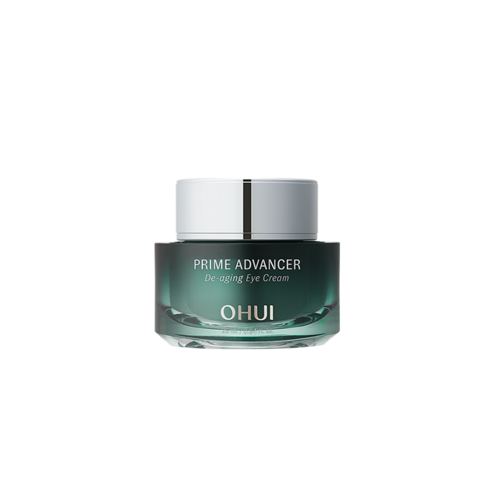 Décris l'image en français : OHUI  Prime Advancer De-Aging Eye Cream 25ml, pot de crème pour les yeux sur fond noir.