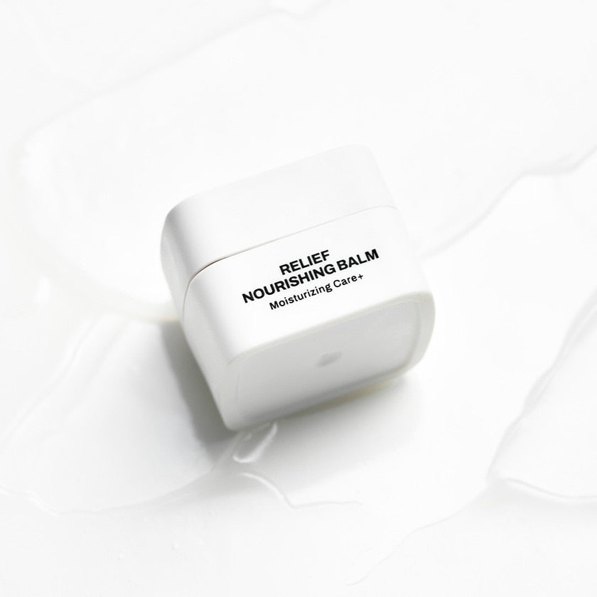 OIAD Relief Nourishing Lip Care Balm 4g, baume pour les lèvres OIAD sur fond clair, contexte soin beauté.