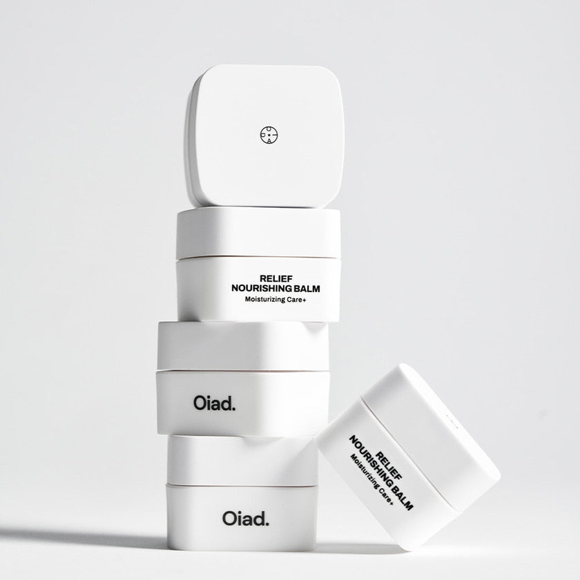 OIAD Relief Nourishing Lip Care Balm 4g, baume pour les lèvres OIAD, présenté sur fond blanc en studio.