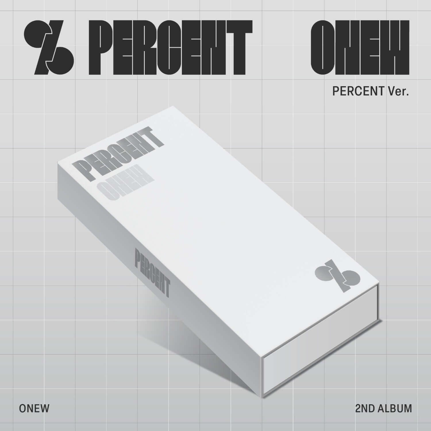 ONEW - 2nd Full Album PERCENT (PERCENT Ver.) - Album Kpop, visuel couverture carton blanc et bleu, boîte affichée.