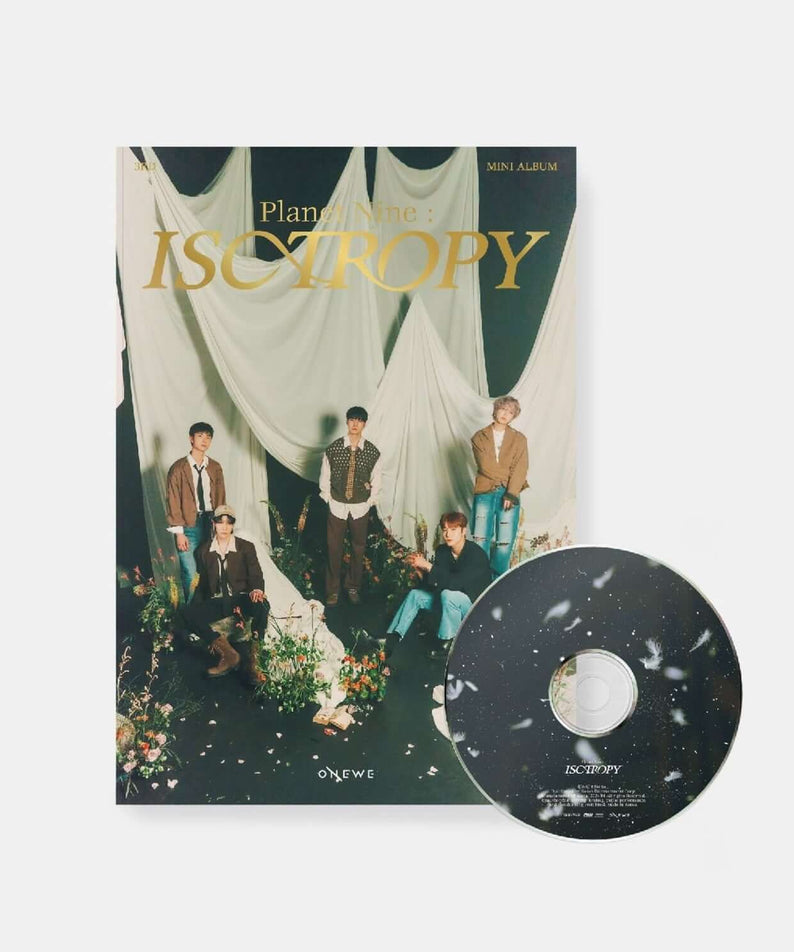 ONEWE - 3RD MINI ALBUM [Planet Nine : ISOTROPY] - Album Kpop, pochette et CD, visuel spatial avec personnages et fleurs.