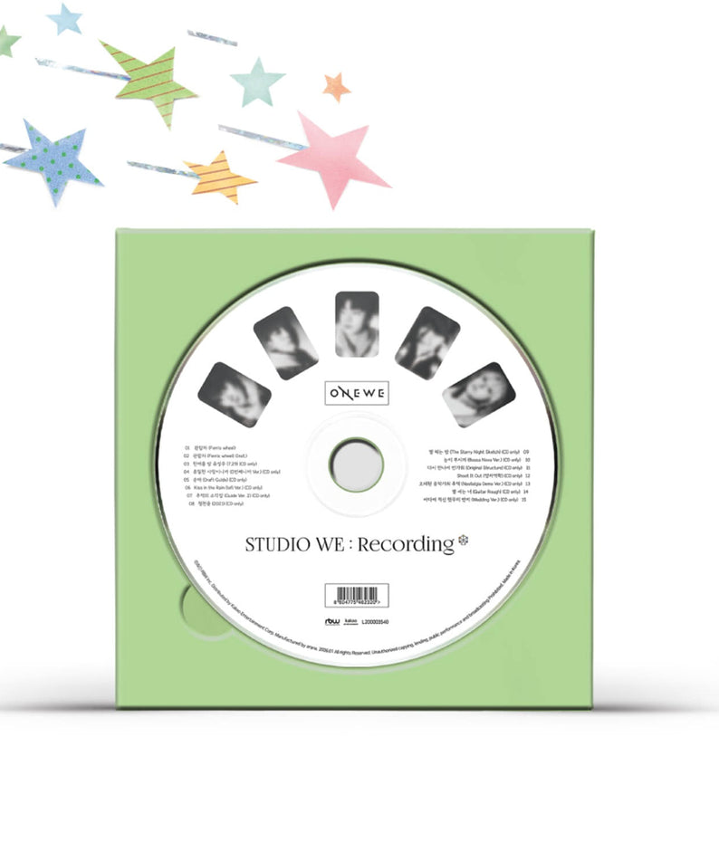 ONEWE - [STUDIO WE : Recording #4] - Album Kpop : visuel du CD Studio We Recording, étoiles colorées sur fond vert
