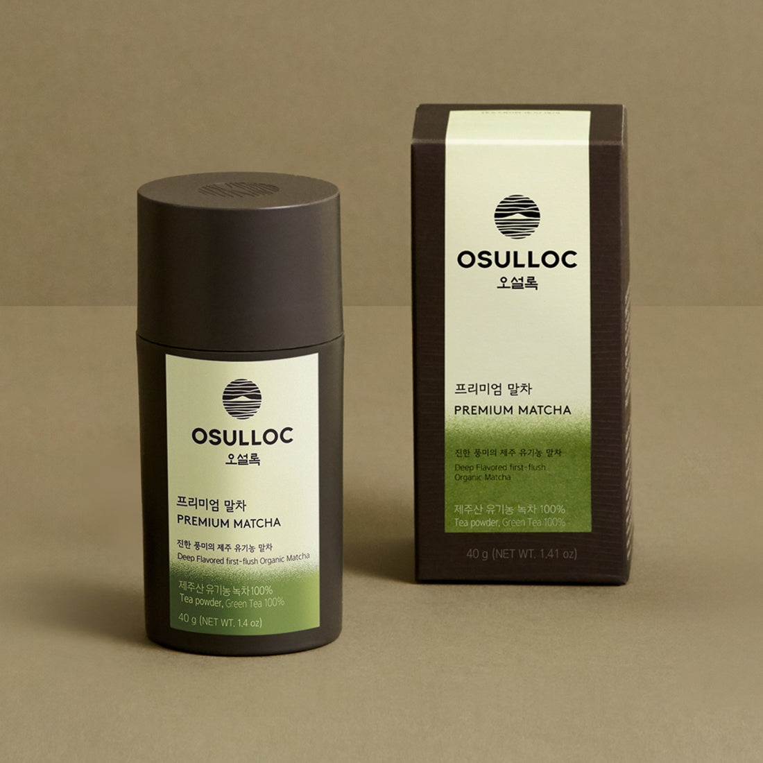OSULLOC Premium Matcha 40g : boîte et pot de matcha sur fond beige, marque OSULLOC en évidence.