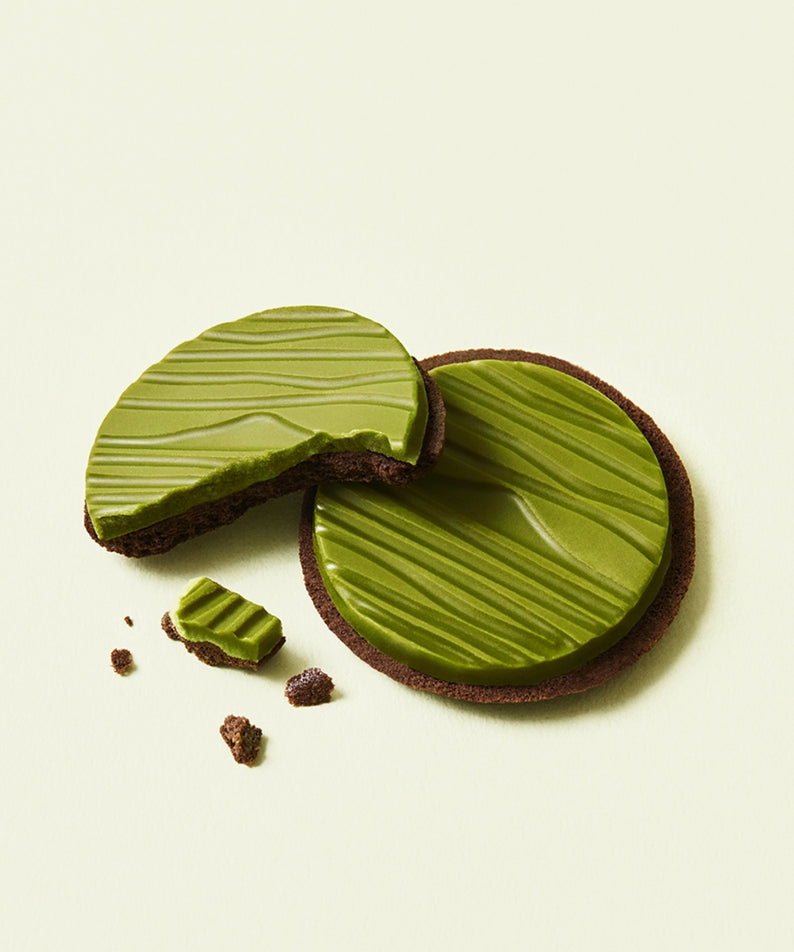 OSULLOC Signature Biscuits 10 P : biscuits au matcha en forme de galettes, disposés sur fond clair, ambiance gourmande.