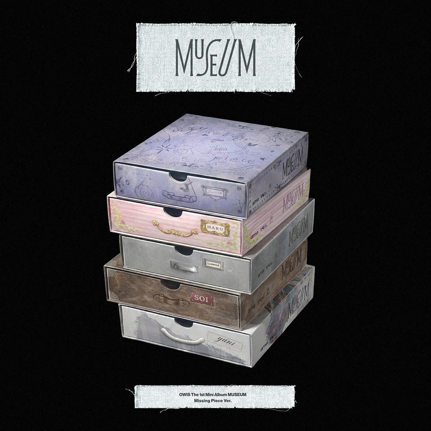 OWIS - The 1st Mini Album [MUSEUM] (Missing Piece Ver.) (Random 1 of 5) : packaging Kpop à tiroirs sur fond noir