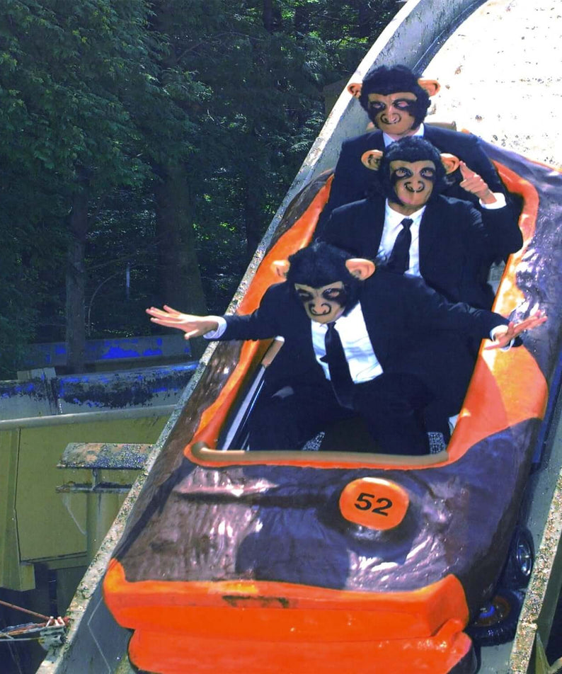 OYSTERS - [MONKEY BUSINESS] - Album Kpop, cover avec mascottes singes en voiture de parc, branding OYSTERS, visuel fun