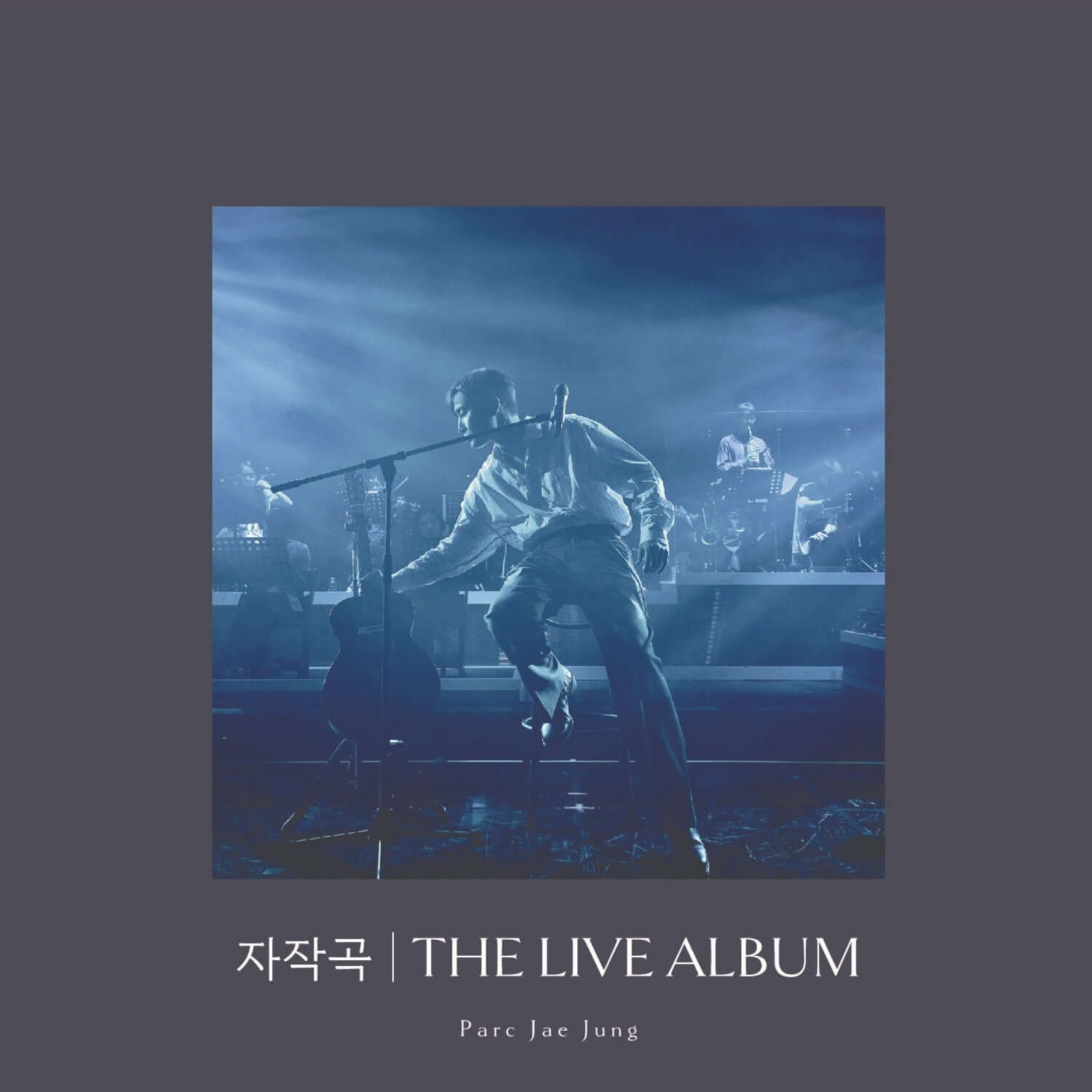 PARK JAEJEONG - [ | THE LIVE ALBUM] - Album Kpop : photo live sur scène, musique et ambiance concert bleu, Park Jaejeong