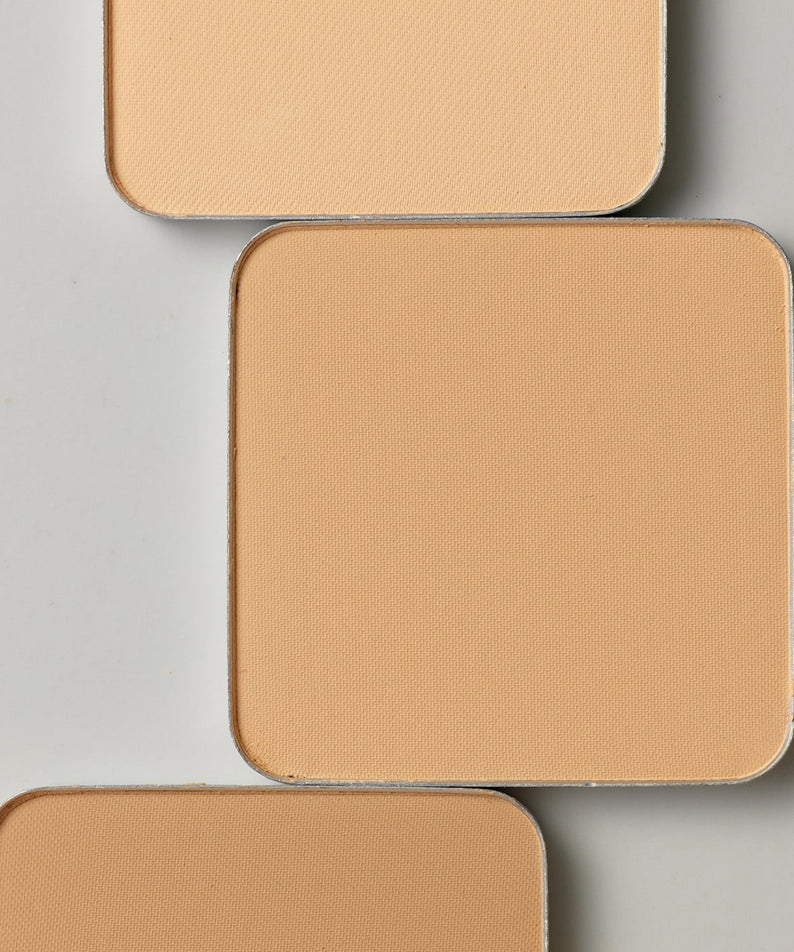 Poudre compacte PARNELL Cicamanu Matte Spondation 9g, texture mate, couleur naturelle. Cosmétique de qualité professionnelle.