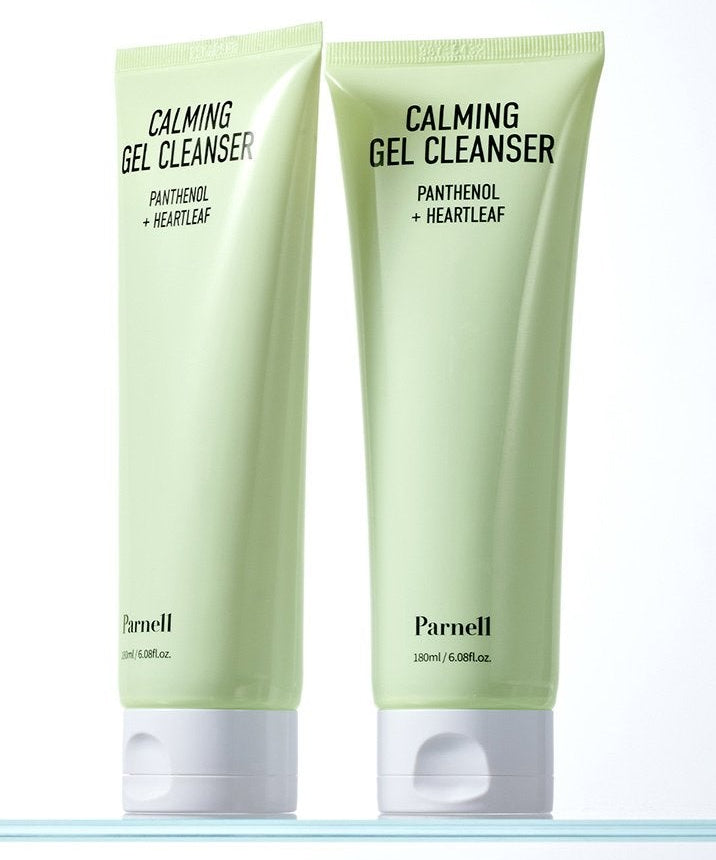 PARNELL  Panthenol Heartleaf Calming Gel Cleanser 180ml : deux tubes verts, nettoyant apaisant sur fond clair.