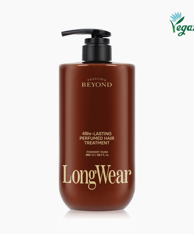 PASSON & BEYOND LongWear 48hr Lasting Perfumed Hair Treatment 950ml, flacon pompe brun sur fond blanc, marque mise en avant.