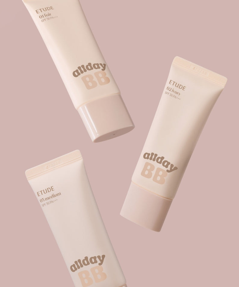Trois tubes d'ETUDE All Day Clear BB Cream SPF36/PA+++ 35ml sur fond rose.