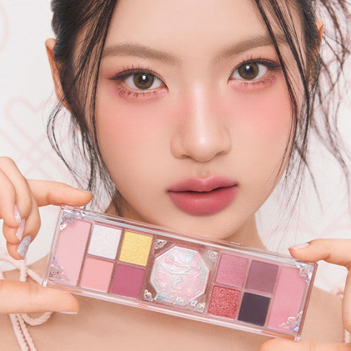 Décris l'image en français : PERIPERA All Take Mood Like Palette [Princess Hours Edition] de la marque PERIPERA, maquillage yeux