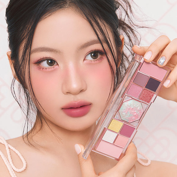 Décris l'image en français: PERIPERA All Take Mood Like Palette [Princess Hours Edition], marque PERIPERA, maquillage yeux aux tons pastels