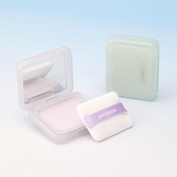 PERIPERA Filter Fit Blur Pact, boîtier et recharge pepsinerd sur fond pastel bleu, photo produit de la marque