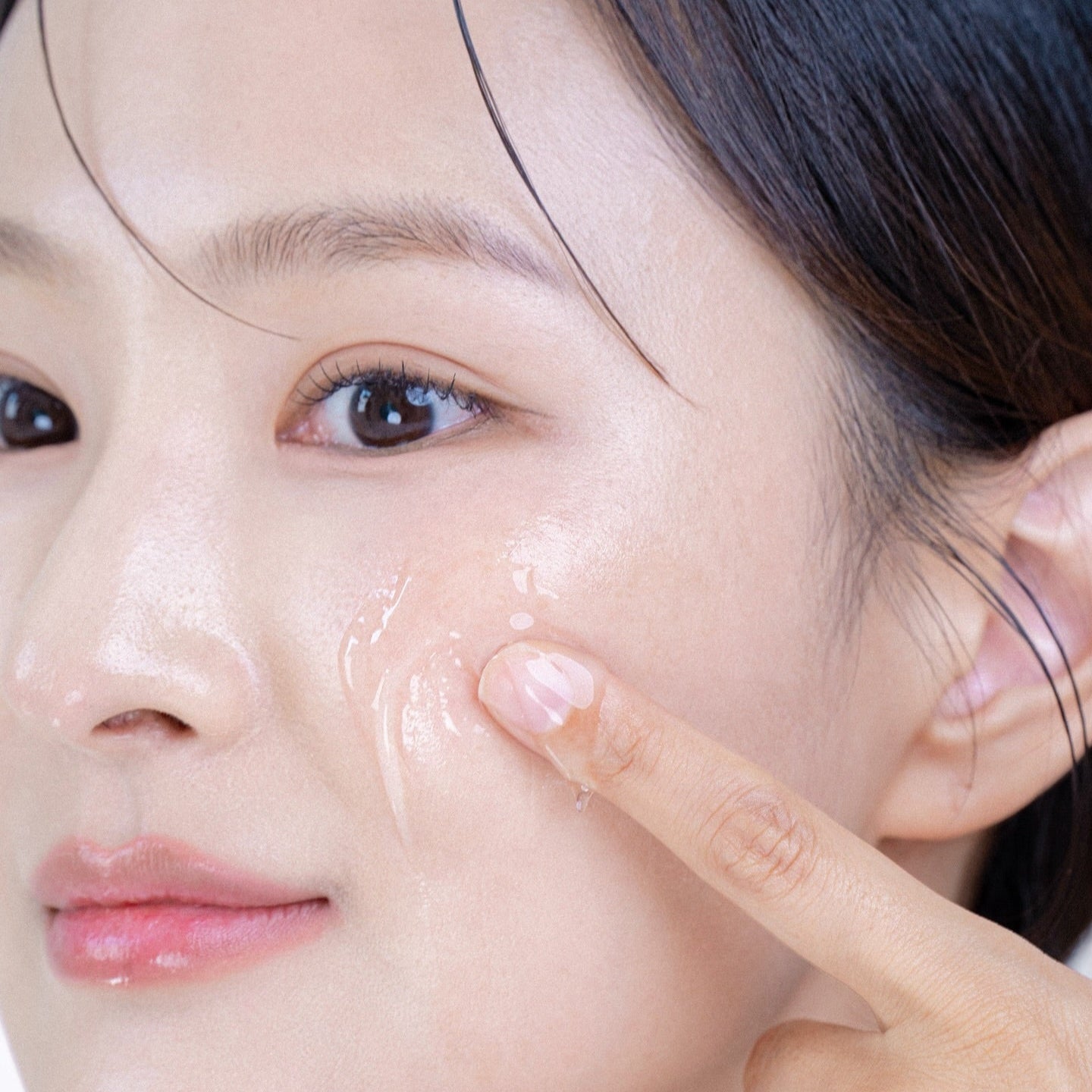 POESÍA Hydro Hyaluronic Deep Moisturizing Ampoule Serum 48ml