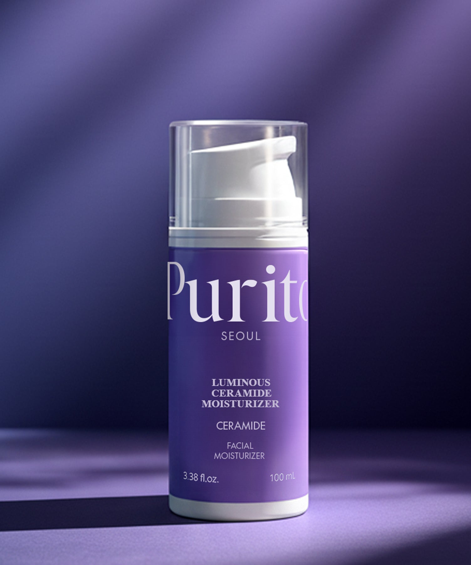 PURITO Luminous Ceramide Moisturizer en flacon sur fond violet, marque Purito, lumière studio, produit cosmétique facial