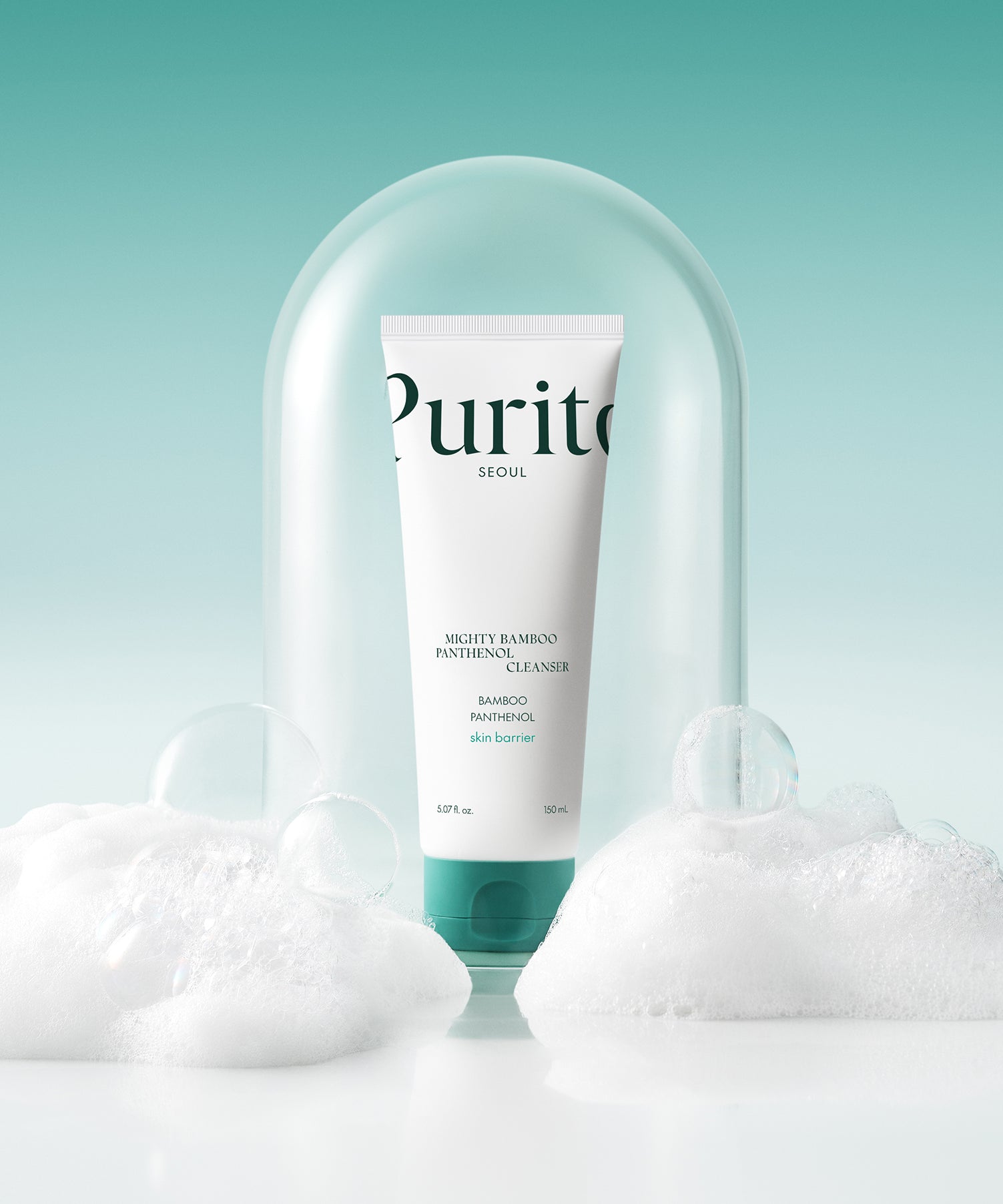 PURITO Mighty Bamboo Panthenol Cleanser 150ml de Purito, flacon sur neige, décor spa bleu, produit au centre.