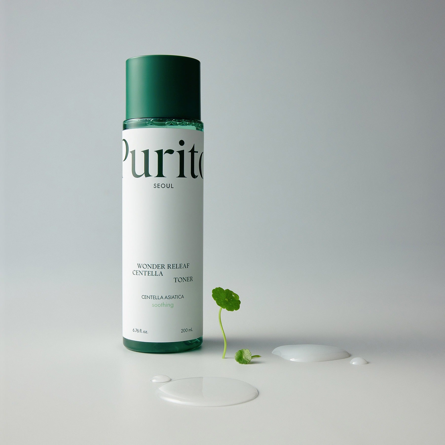 PURITO Wonder Releaf Centella Toner 200ml de la marque Purito, bouteille verte sur fond clair avec feuilles de centella.