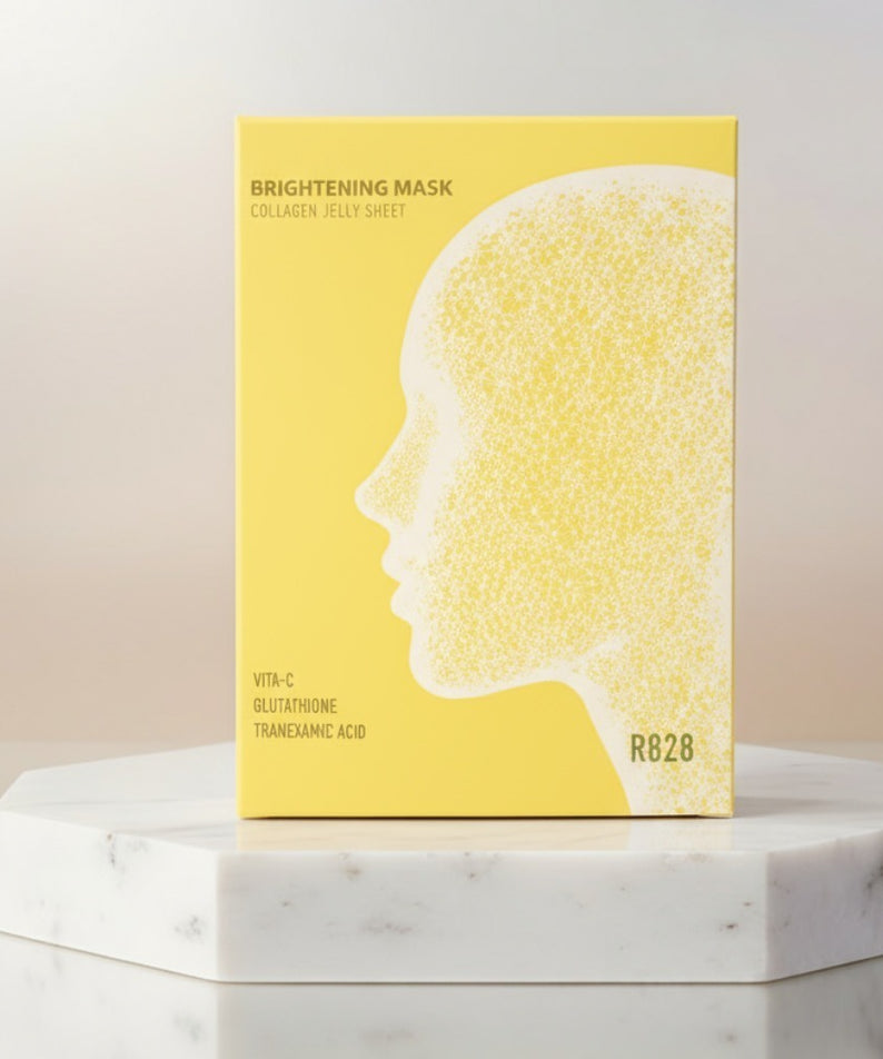 R828 Brightening Mask Pack (5 pieces) sur socle marbre, masque jaune, esthétique beauté (marque R828).